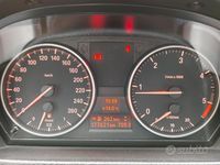 Usata BMW 318 143 CV (105 kW) 2010 Grigio Station wagon