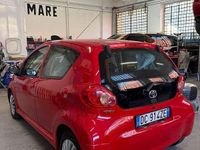 Usata Toyota Aygo Sol 68 CV (50 kW) 2006 Rosso Utilitaria