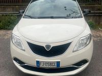 Usata Lancia Ypsilon Gold 69 CV (50 kW) 2017 Bianco Utilitaria