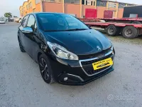Usata Peugeot 208 83 CV (61 kW) 2019 Nero Utilitaria