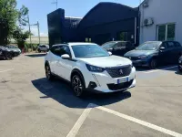 Usata Peugeot 2008 Allure 131 CV (96 kW) 2021 Bianco SUV