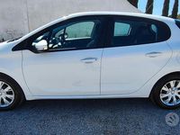 Usata Peugeot 208 Active 75 CV (55 kW) 2018 Bianco Utilitaria