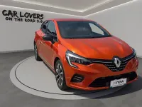 Usata Renault Clio V Techno 145 CV (106 kW) 2023 Arancione Utilitaria