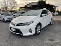 Usata Toyota Auris Touring Sports Lounge 90 CV (66 kW) 2014 Bianco Station wagon