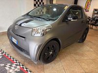 Usata Toyota iQ Lounge 68 CV (50 kW) 2010 Grigio opaco Utilitaria