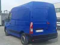 Usata Renault Master 136 CV (100 kW) 2023 Blu/azzurro Monovolume