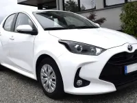Usata Toyota Yaris Hybrid Active 92 CV (67 kW) 2023 Bianco Berlina