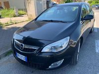 Usata Opel Astra Cosmo 110 CV (80 kW) 2012 Nero Station wagon