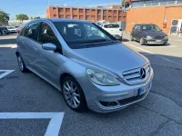 Usata Mercedes B180 109 CV (80 kW) 2008 Argento Monovolume