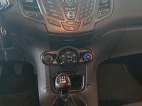 Usata Ford Fiesta 75 CV (55 kW) 2015 Blu/azzurro Utilitaria