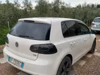 Usata VW Golf VI 105 CV (77 kW) 2011 Bianco Utilitaria