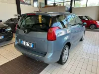 Usata Peugeot 5008 Active 111 CV (81 kW) 2012 Blu/azzurro Monovolume