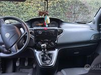 Usata Lancia Ypsilon 69 CV (50 kW) 2017 Rosso Utilitaria
