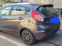 Usata Ford Fiesta 101 CV (74 kW) 2016 Grigio Utilitaria