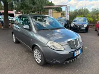 Usata Lancia Ypsilon 75 CV (55 kW) 2010 Grigio Utilitaria