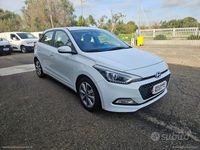 Usata Hyundai i20 Comfort 84 CV (61 kW) 2015 Bianco Berlina