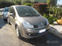 Käytetty Renault Modus Dynamique 75 HP (55 kW) 2008 Harmaa Tila-auto