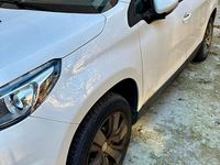 Usata Peugeot 2008 Active 82 CV (60 kW) 2018 Bianco SUV