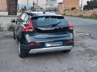 Usata Volvo V40 CC 120 CV (88 kW) 2017 Blu Station wagon