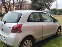 Usata Toyota Yaris 90 CV (66 kW) 2008 Grigio Utilitaria