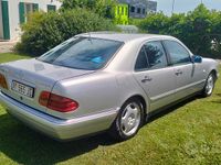 Usata Mercedes 250 113 CV (83 kW) 1998 Grigio Berlina