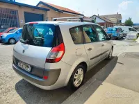 Usata Renault Grand Scénic II 130 CV (95 kW) 2006 Grigio Monovolume