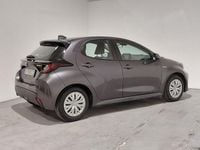 Usata Toyota Yaris Hybrid Business Edition 92 CV (67 kW) 2023 Bianco Berlina