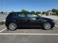 Używany VW Golf VII Executive 110 KM (80 kW) 2017 Czarny Sedan/Limuzyna