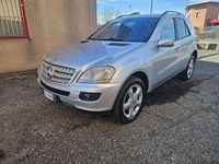 Usata Mercedes ML320 224 CV (164 kW) 2006 Argento SUV