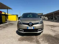 Usata Renault Scénic LIMITED 110 CV (80 kW) 2016 Oro Monovolume