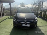 Usata Mercedes B180 109 CV (80 kW) 2017 Nero Utilitaria