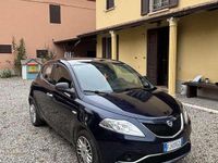 Usata Lancia Ypsilon Platinum 80 CV (58 kW) 2017 Blu Utilitaria