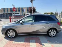 Usata Mercedes B180 Executive 109 CV (80 kW) 2012 Grigio Utilitaria