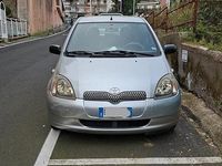 Usata Toyota Yaris Sol 68 CV (50 kW) 2002 Grigio Berlina