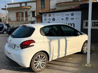 Usata Peugeot 208 Allure 75 CV (55 kW) 2016 Bianco Utilitaria