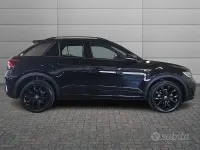 Usata VW T-Roc R-line 150 CV (110 kW) 2023 Nero SUV