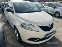 Usata Lancia Ypsilon Gold 69 CV (50 kW) 2017 Bianco Utilitaria