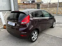 Usata Ford Fiesta Titanium 71 CV (52 kW) 2011 Marrone Berlina