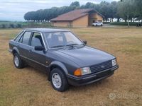 Usata Ford Escort 69 CV (50 kW) 1983 Grigio Berlina