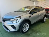 Usata Renault Captur 91 CV (66 kW) 2022 Grigio SUV