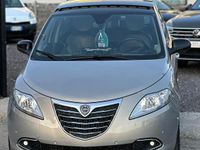 Usata Lancia Ypsilon S 85 CV (62 kW) 2012 Oro Utilitaria