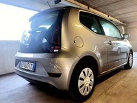 Usata VW up! Highline 75 CV (55 kW) 2020 Argento Utilitaria