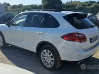 Usata Porsche Cayenne 245 CV (180 kW) 2012 Bianco SUV