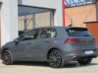 Usata VW Golf VIII Life 110 CV (80 kW) 2024 Grigio Berlina