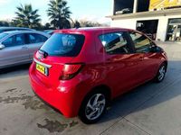 Second-hand Toyota Yaris Hybrid Active 73 CP (53 kW) 2016 Roșu Berlinǎ
