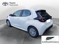 Gebraucht Toyota Yaris Hybrid Active 116 PS (85 kW) 2022 Weiß Limousine