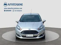 Usata Ford Fiesta 92 CV (67 kW) 2013 Argento Berlina