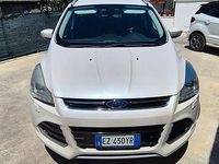 Usata Ford Kuga 150 CV (110 kW) 2015 Bianco SUV