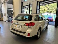 Usata Subaru Outback Trend 150 CV (110 kW) 2011 Bianco Station wagon