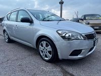 Usata Kia Ceed EX 90 CV (66 kW) 2010 Gray Utilitaria
